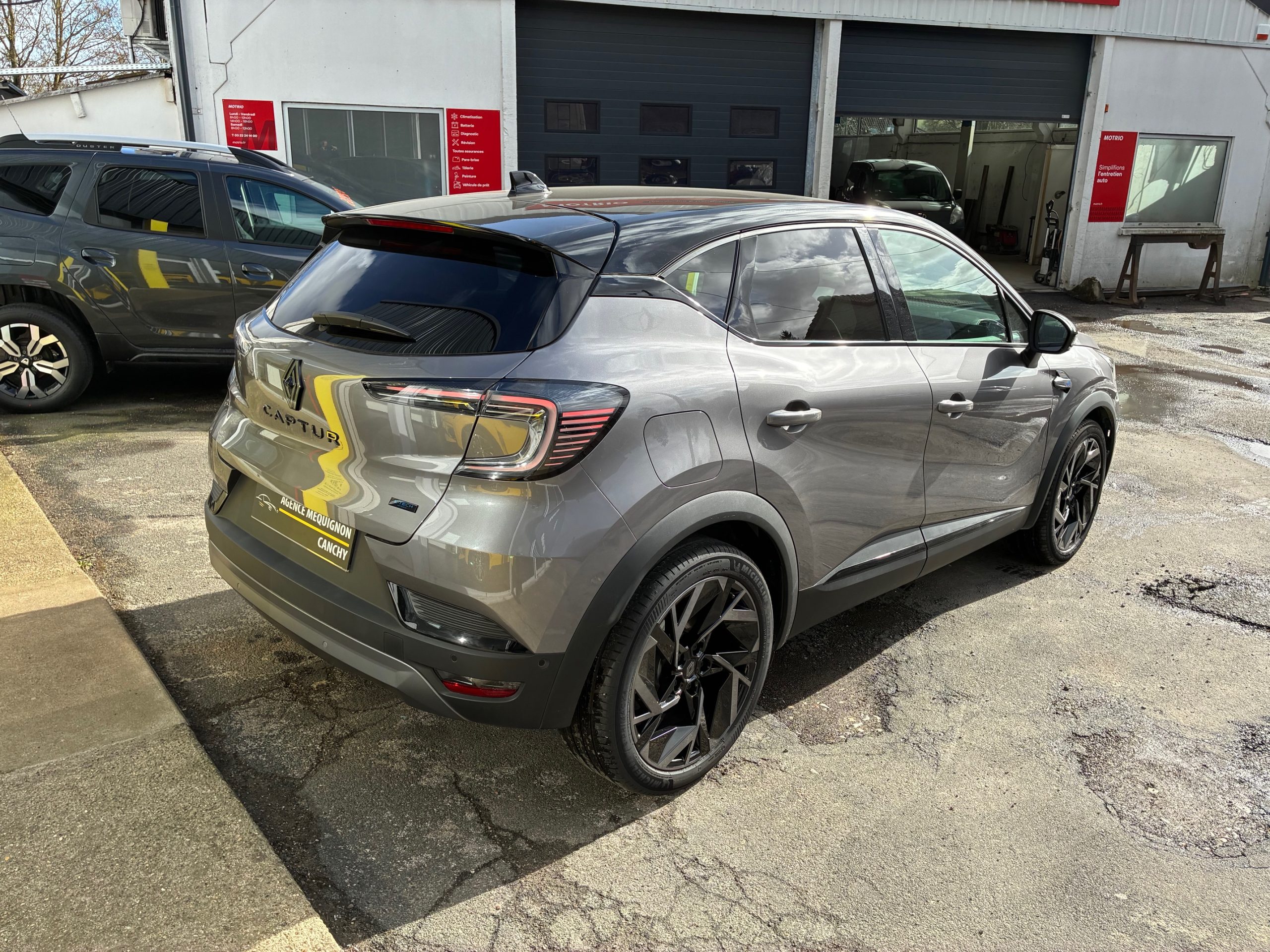 renault captur ii e tech full hybrid 145 esprit alpine renault captur ii e tech full hybrid 145 esprit alpine