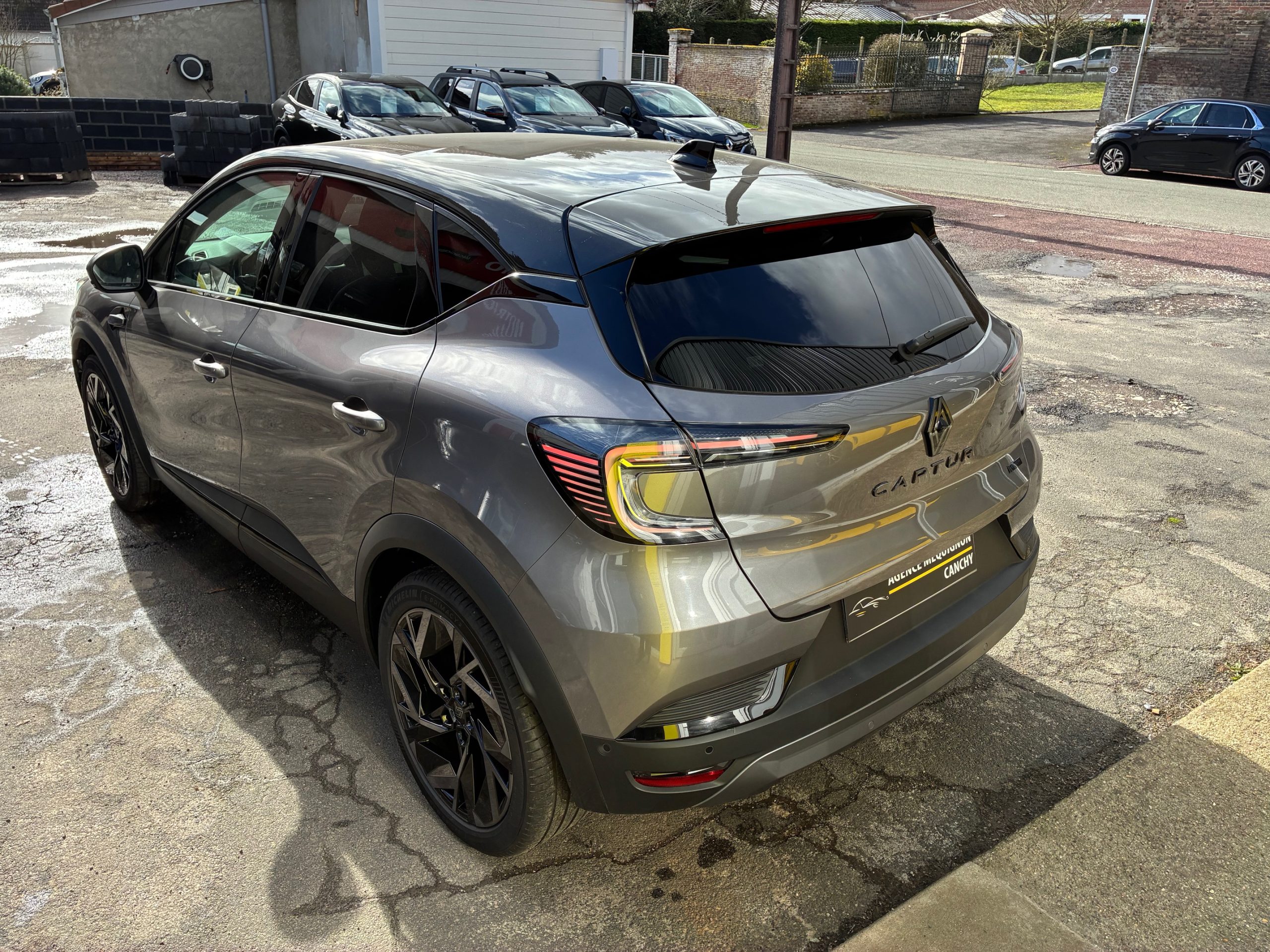 renault captur ii e tech full hybrid 145 esprit alpine renault captur ii e tech full hybrid 145 esprit alpine