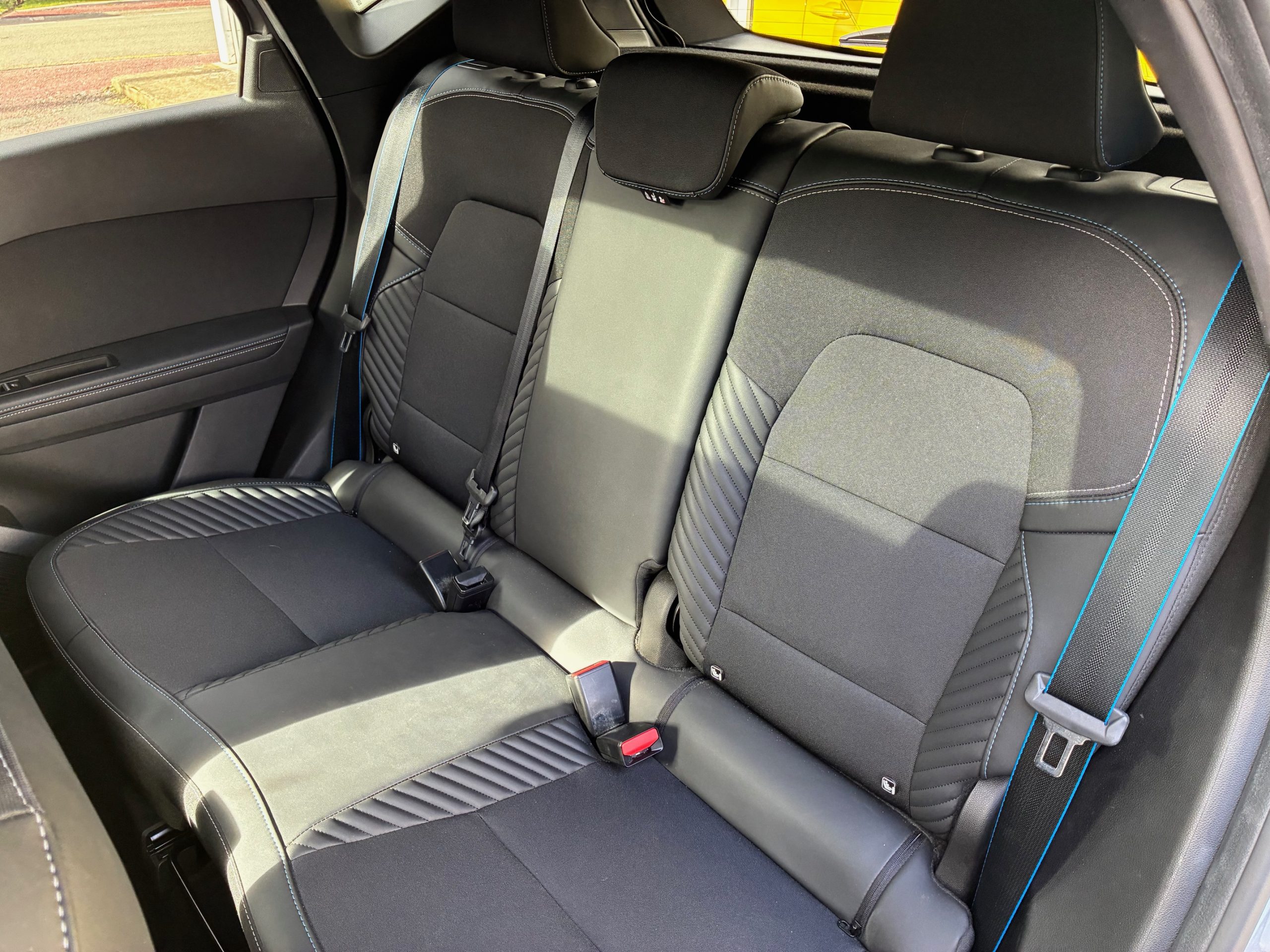 renault captur ii e tech full hybrid 145 esprit alpine renault captur ii e tech full hybrid 145 esprit alpine