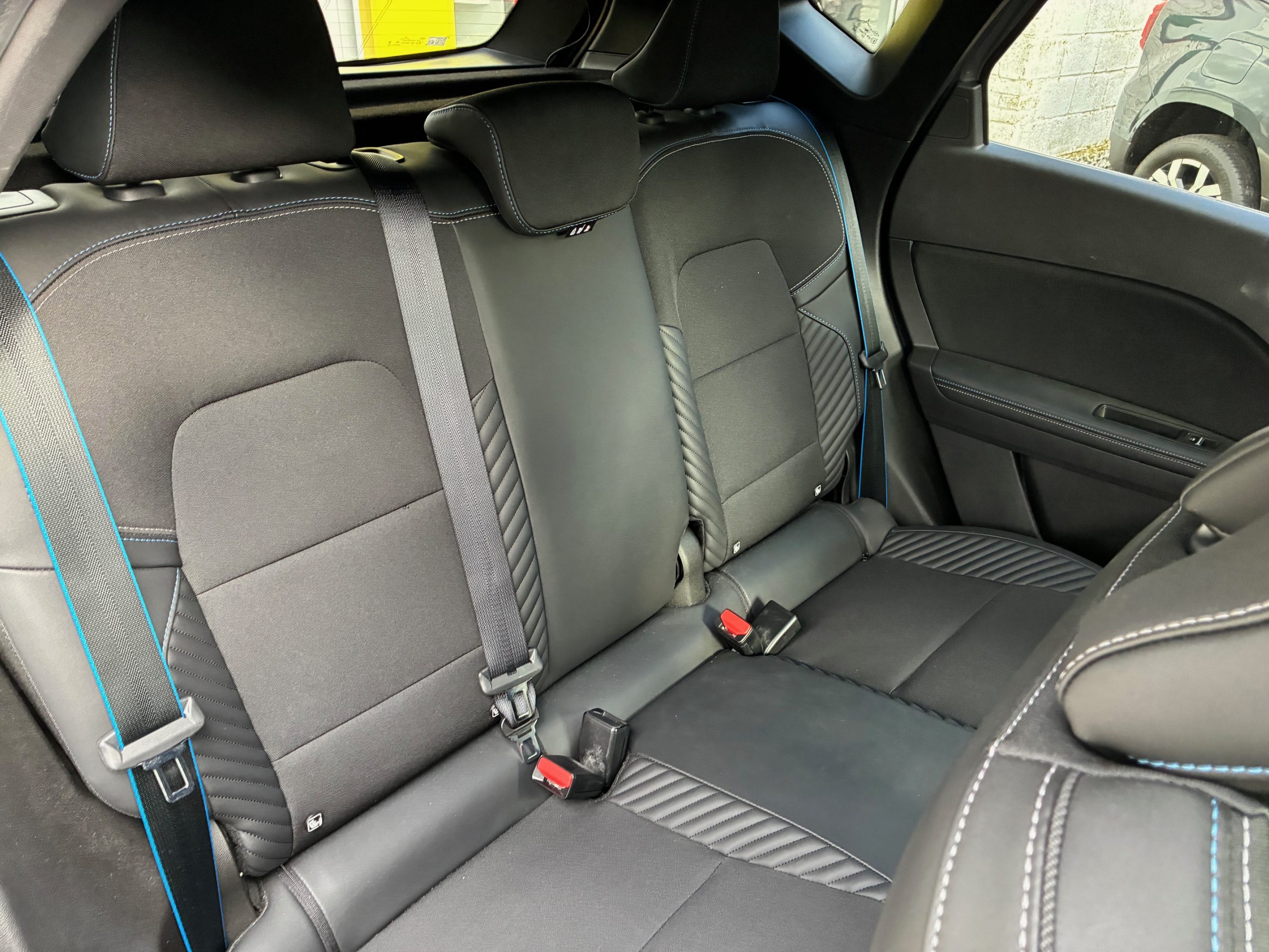 renault captur ii e tech full hybrid 145 esprit alpine renault captur ii e tech full hybrid 145 esprit alpine